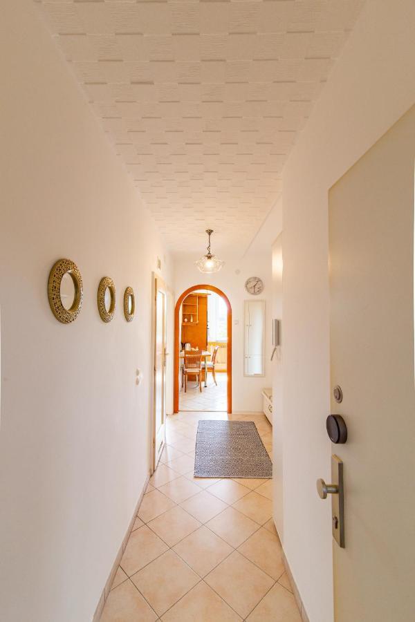 Best Rated Central Apartment Vienna - Ac, Wifi, 24H7Days Self Check-In, Board Games, Netflix Exterior foto