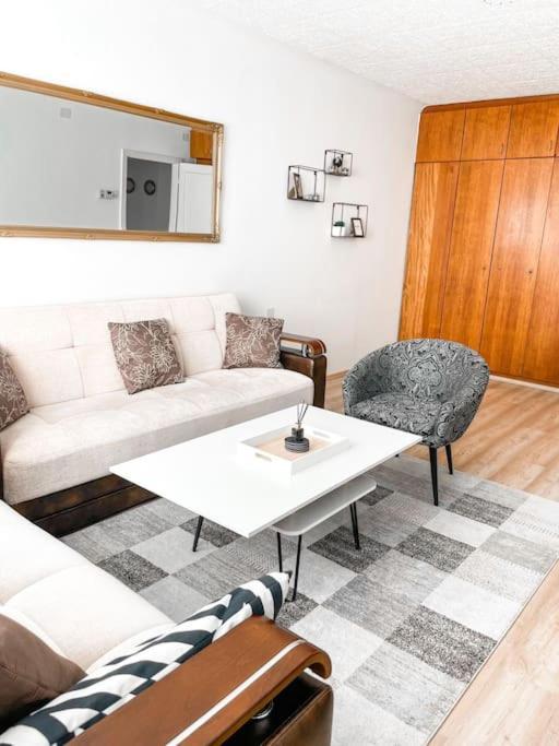 Best Rated Central Apartment Vienna - Ac, Wifi, 24H7Days Self Check-In, Board Games, Netflix Exterior foto